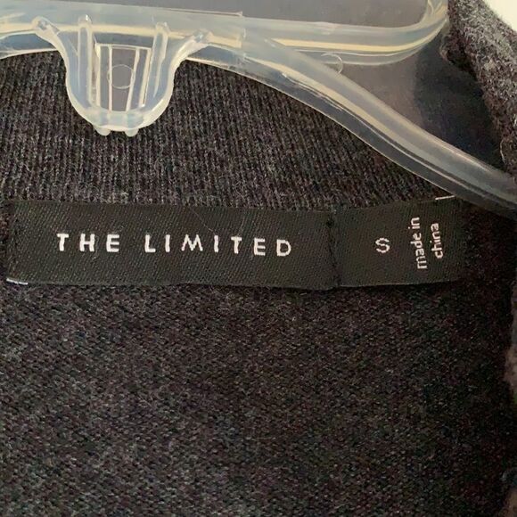 The Limited small open for a sweater - Picture 4 of 6